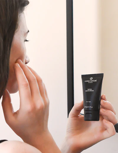 Living Nature Tinted Moisturiser - Dawn Light 50ml